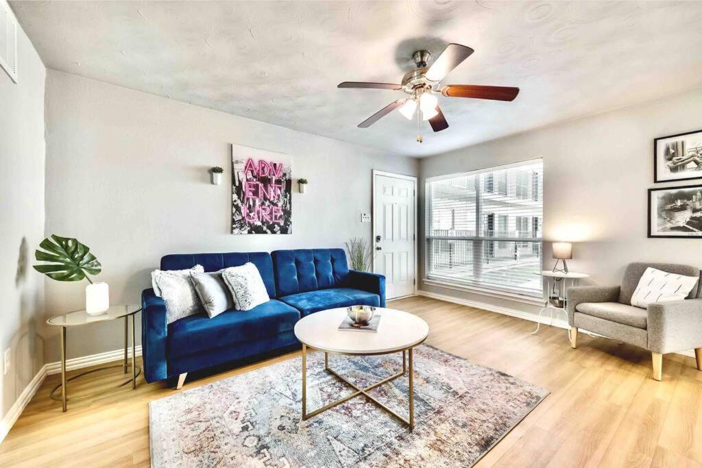 City Outside & Tranquility Inside Dallas Exterior photo